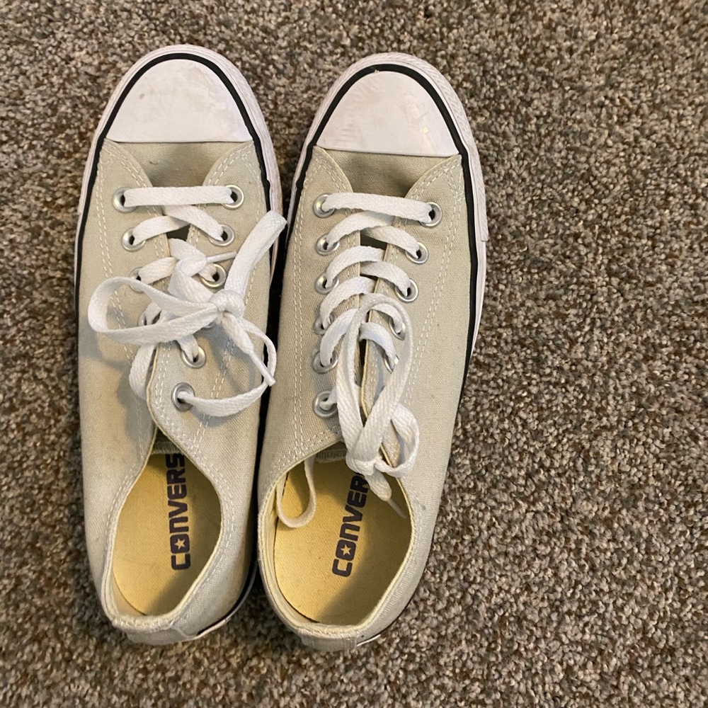 Stone Coverse all stars (7.5 women’s)